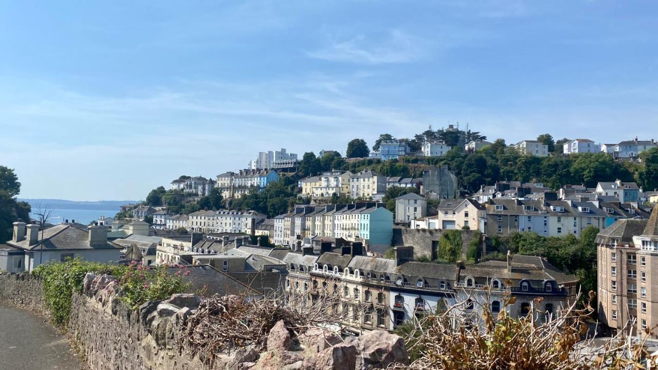 The Bonting Beautiful Three Bed Townhouse Near Harbour And Beach Torquay Bagian luar foto